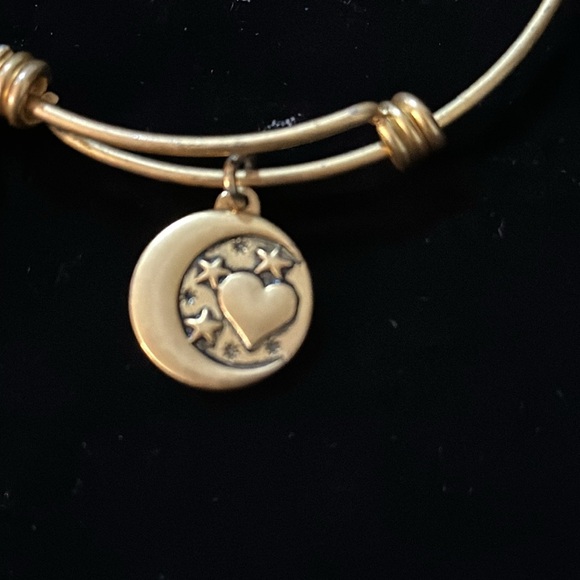 NWOT-Love You To The Moon And Back Bracelet - Picture 2 of 9